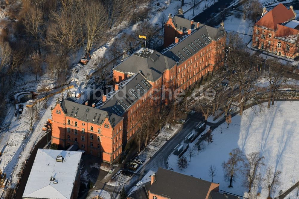 Magdeburg aus der Vogelperspektive: Verwaltungsgebäude der staatlichen Behörde Ministerium für Gesundheit und Soziales des Landes Sachsen-Anhalt in Magdeburg im Bundesland Sachsen-Anhalt