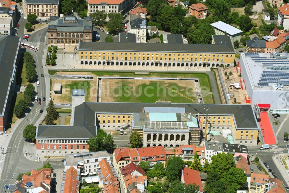 Weimar von oben - Verwaltungsgebäude der staatlichen Behörde Thüringer Landesverwaltungsamt , Gauforum und Einkaufszentrum Weimar Atrium in Weimar im Bundesland Thüringen, Deutschland