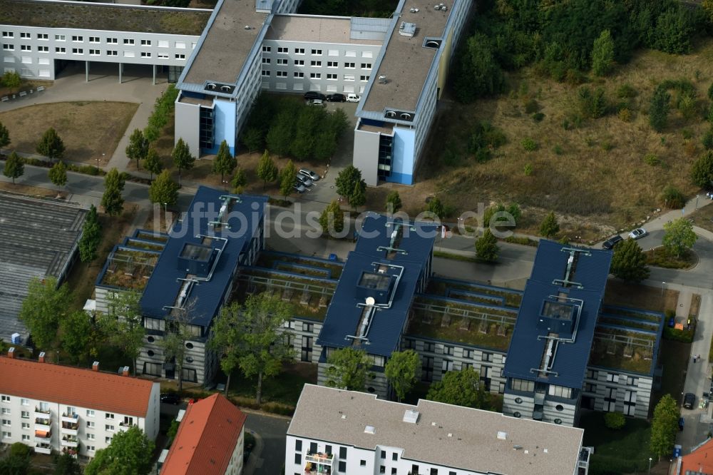 Erfurt aus der Vogelperspektive: Verwaltungsgebäude der staatlichen Behörde Thüringer Ministerium für Wirtschaft, Wissenschaft und Digitale Gesellschaft in Erfurt im Bundesland Thüringen