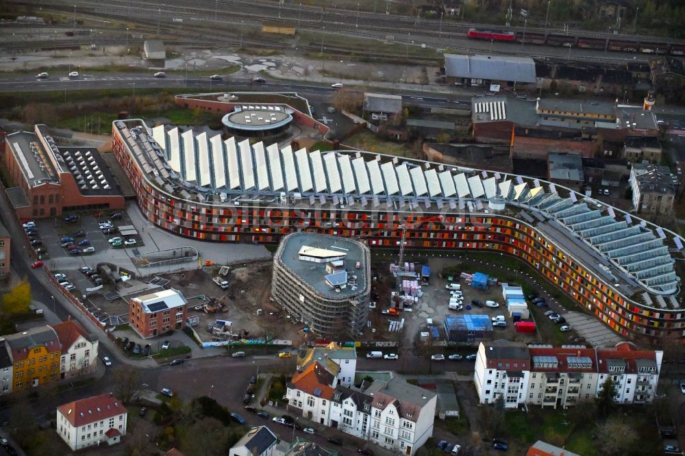 Luftaufnahme Dessau - Verwaltungsgebäude der staatlichen Behörde UBA Umweltbundesamt Wörlitzer Platz in Dessau im Bundesland Sachsen-Anhalt, Deutschland