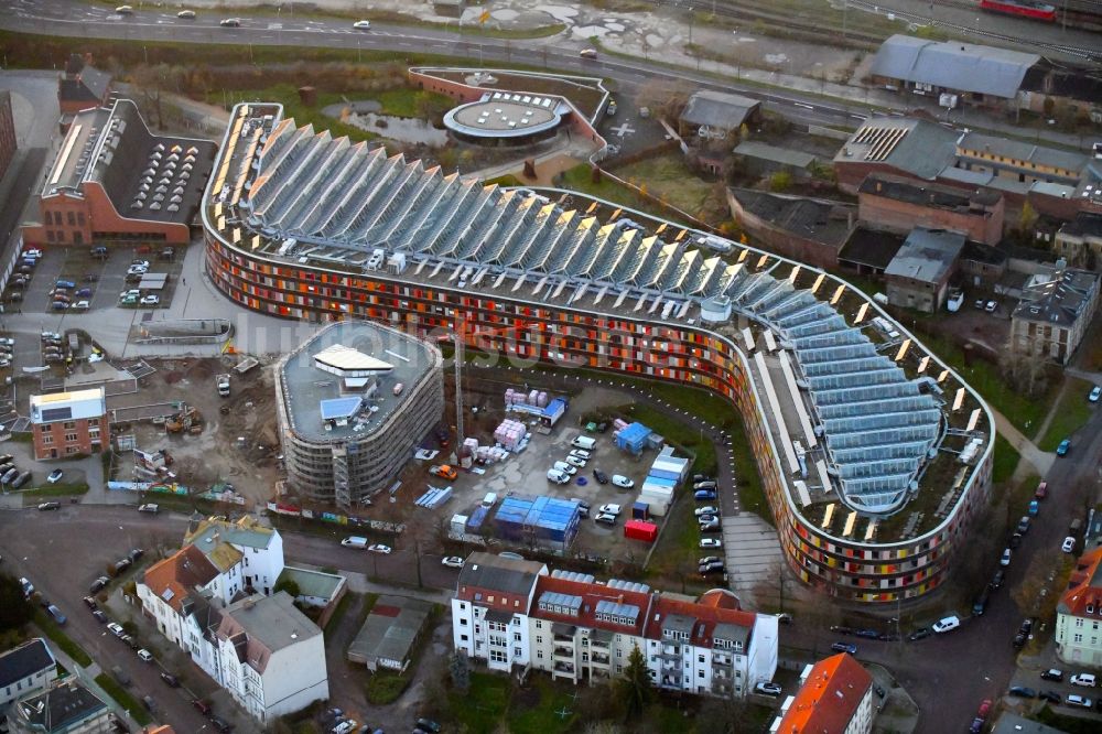 Luftbild Dessau - Verwaltungsgebäude der staatlichen Behörde UBA Umweltbundesamt Wörlitzer Platz in Dessau im Bundesland Sachsen-Anhalt, Deutschland