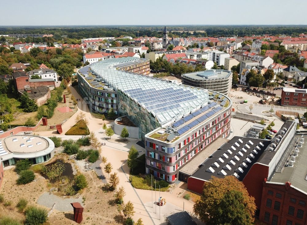 Luftbild Dessau - Verwaltungsgebäude der staatlichen Behörde UBA Umweltbundesamt Wörlitzer Platz in Dessau im Bundesland Sachsen-Anhalt, Deutschland