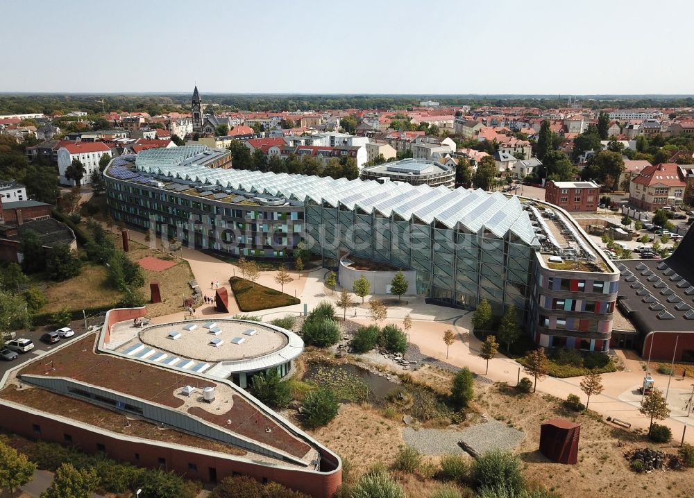 Luftbild Dessau - Verwaltungsgebäude der staatlichen Behörde UBA Umweltbundesamt Wörlitzer Platz in Dessau im Bundesland Sachsen-Anhalt, Deutschland