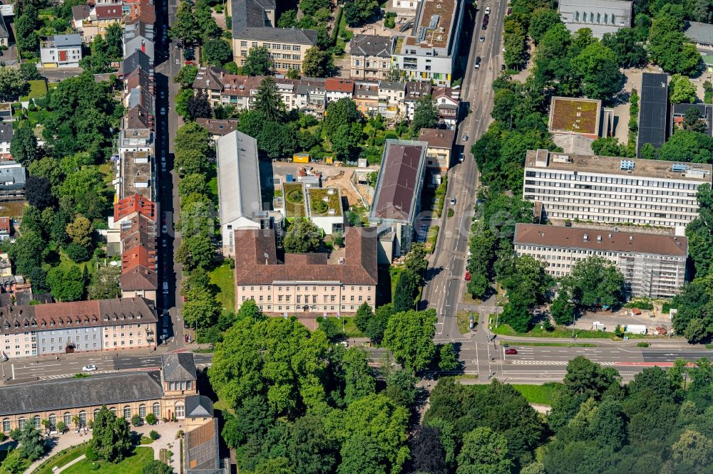 Luftaufnahme Karlsruhe - Verwaltungsgebäude der staatlichen Behörde Versorgungsanstalt des Bundes und der Länder in Karlsruhe im Bundesland Baden-Württemberg, Deutschland