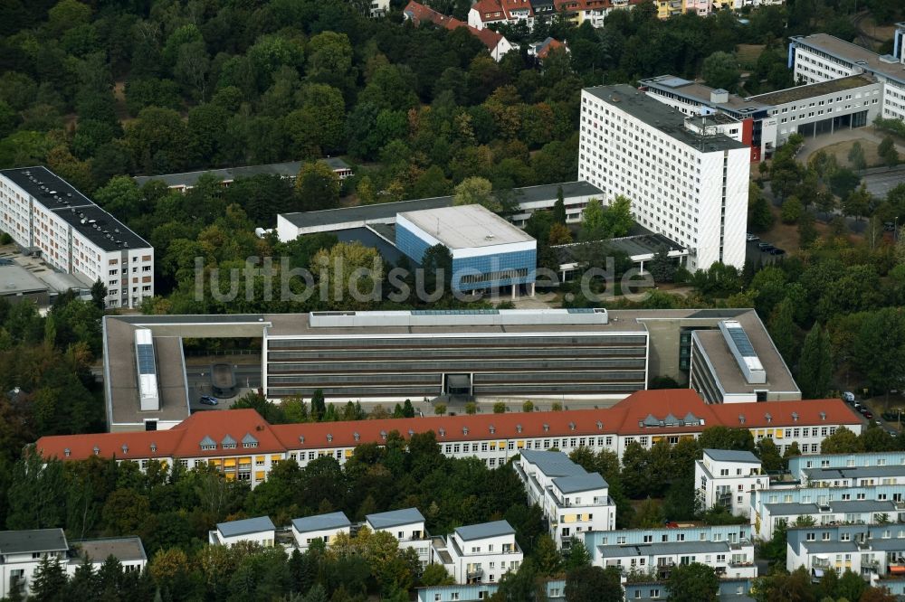 Luftaufnahme Erfurt - Verwaltungsgebäude der staatlichen Behörden Thüringer Ministerium für Migration, Justiz und Verbraucherschutz, Thüringer Ministerium für Bau, Landesentwicklung und Verkehr und Thüringer Ministerium für Bildung, Jugend und Sport in Erfurt im Bundesland T