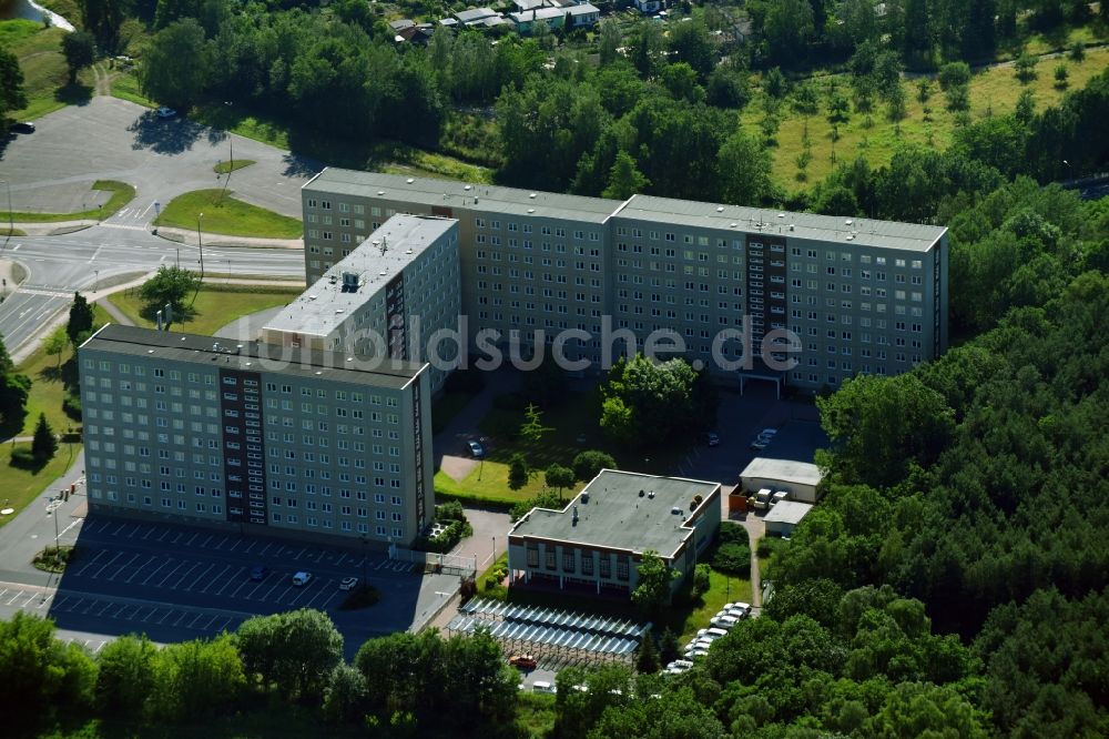 Senftenberg aus der Vogelperspektive: Verwaltungsgebäude des Unternehmens LMBV - Lausitzer und Mitteldeutsche Bergbau-Verwaltungsgesellschaft mbH an der Knappenstraße in Senftenberg im Bundesland Brandenburg, Deutschland