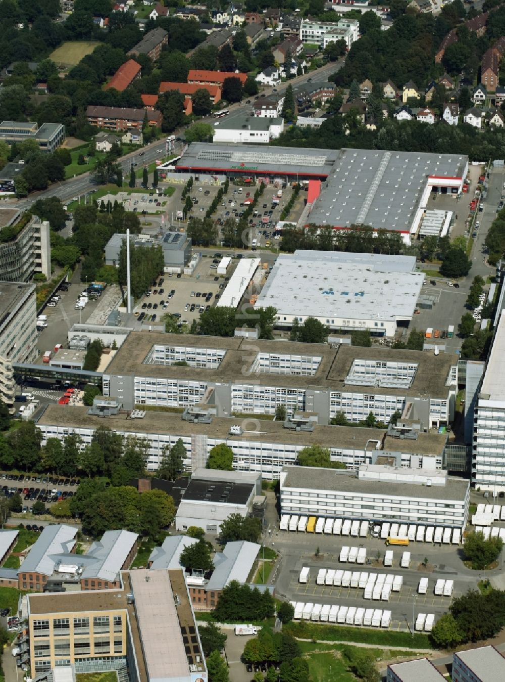 Luftaufnahme Hamburg - Verwaltungsgebäude des Unternehmens Otto (GmbH & Co KG) in der Werner-Otto-Straße in Hamburg