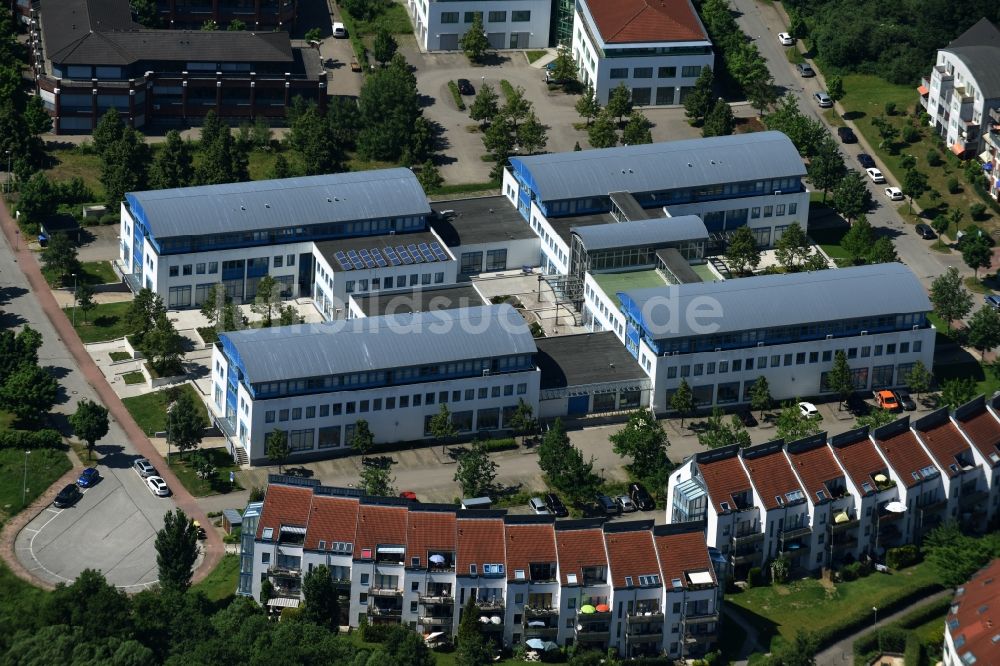 Luftbild Schwerin - Verwaltungsgebäude des Unternehmens Stadtwerke Schwerin GmbH (SWS) am Eckdrift in Schwerin im Bundesland Mecklenburg-Vorpommern