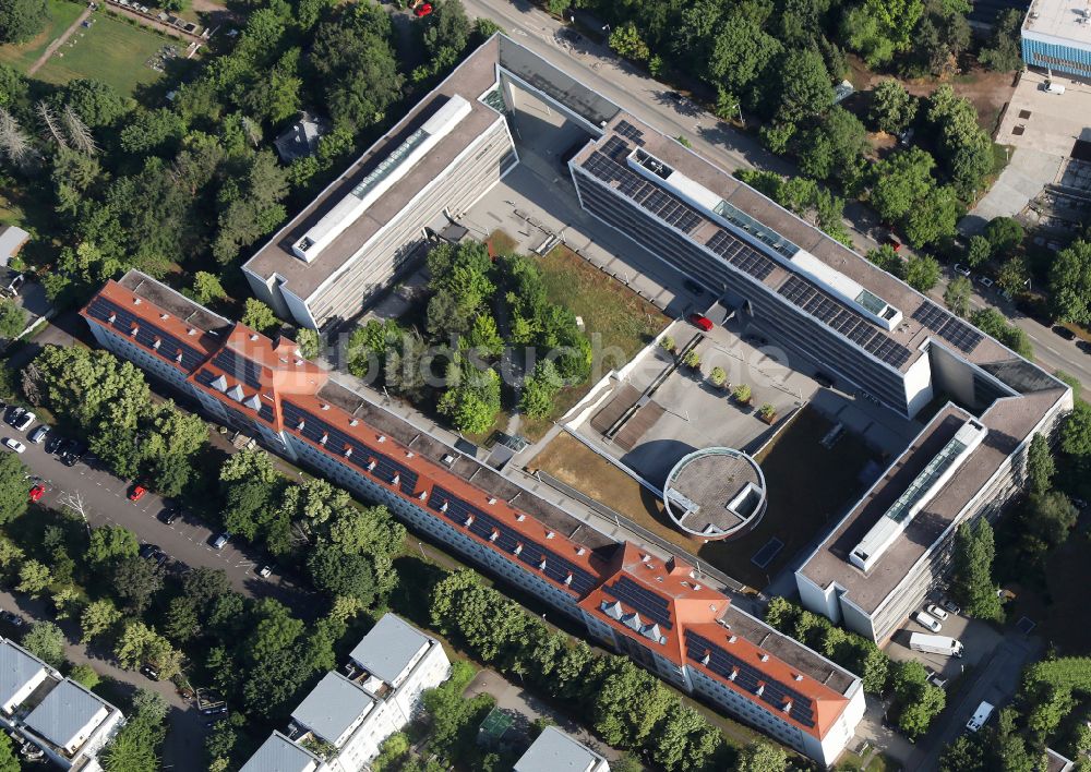 Erfurt von oben - Verwaltungsgebäude verschiedener staatlicher Behörden an der Werner-Seelenbinder-Straße in Erfurt im Bundesland Thüringen, Deutschland