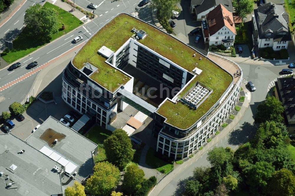 Wetzlar von oben - Verwaltungsgebäude des Versicherungs- Unternehmens DAK- Gesundheit Servicezentrum in Wetzlar im Bundesland Hessen, Deutschland