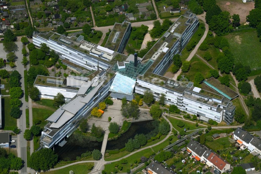 Lübeck von oben - Verwaltungsgebäude des Versicherungs- Unternehmens Deutsche Rentenversicherung Nord in Sankt Lorenz Nord in Lübeck im Bundesland Schleswig-Holstein, Deutschland