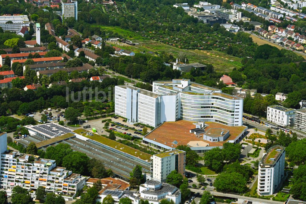 Stuttgart aus der Vogelperspektive: Verwaltungsgebäude des Versicherungs- Unternehmens Deutsche Rentenversicherung in Stuttgart im Bundesland Baden-Württemberg, Deutschland