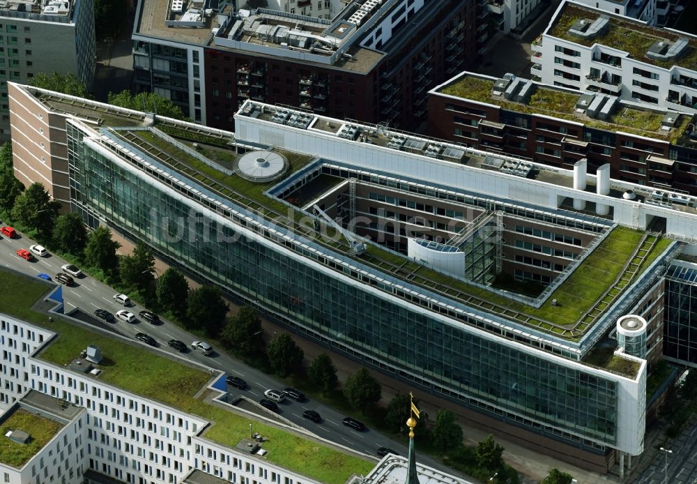 Hamburg aus der Vogelperspektive: Verwaltungsgebäude des Versicherungs- Unternehmens Deutscher Ring zwischen Neuer Steinweg und Ludwig-Erhard-Straße in Hamburg, Deutschland