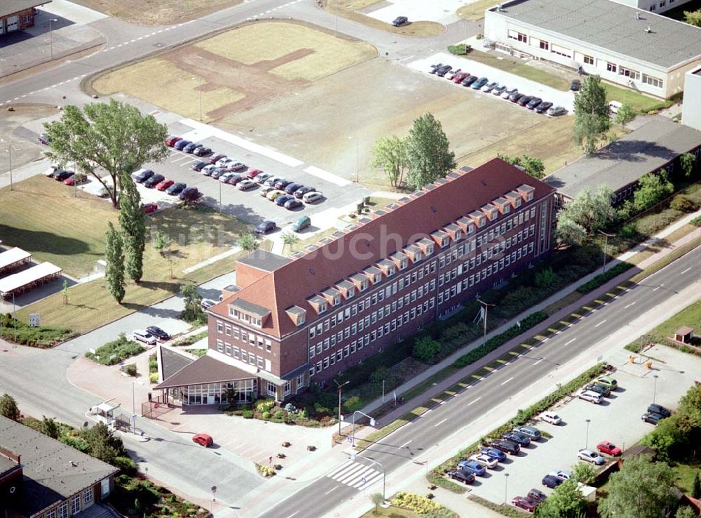 Schwarzheide / Brandenburg aus der Vogelperspektive: Verwaltungsgebäude auf dem Werksgelände der BASF - Schwarzheide .