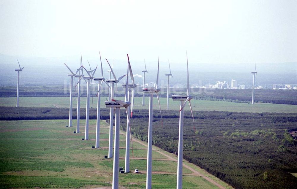 Klettwitz / Brandenburg von oben - VESTAS-Windenergiepark nördlich von Klettwitz. Datum: 21.05.2003