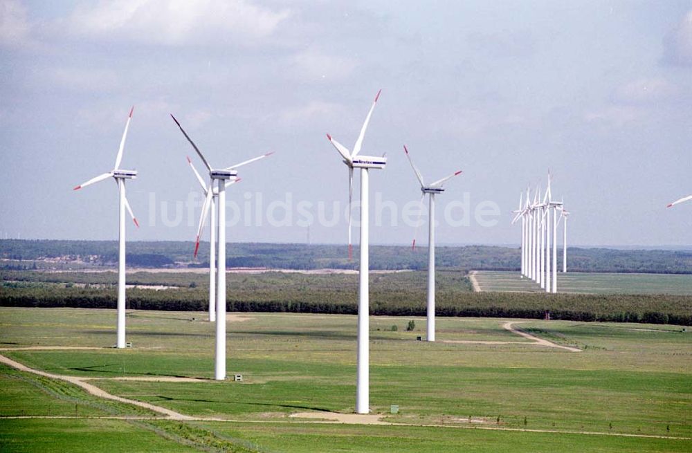 Luftbild Klettwitz / Brandenburg - VESTAS-Windenergiepark nördlich von Klettwitz. Datum: 21.05.2003