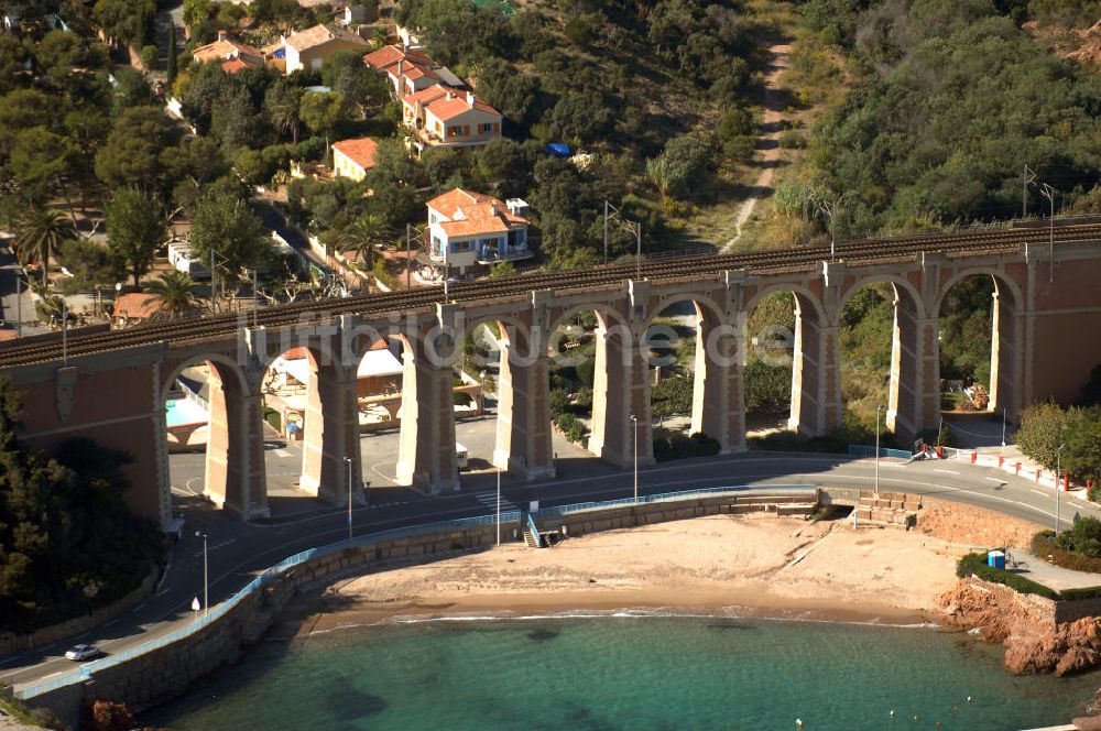 Agay von oben - Viaduc d'Antheor bei Agay an der Cote d'Azur in Frankreich