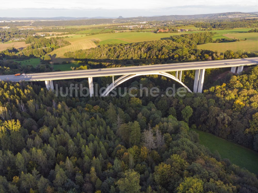 Bahretal aus der Vogelperspektive: Viadukt Autobahnbrücke der BAB A17 Seidewitztal- Autobahnbrücke in Bahretal im Bundesland Sachsen, Deutschland