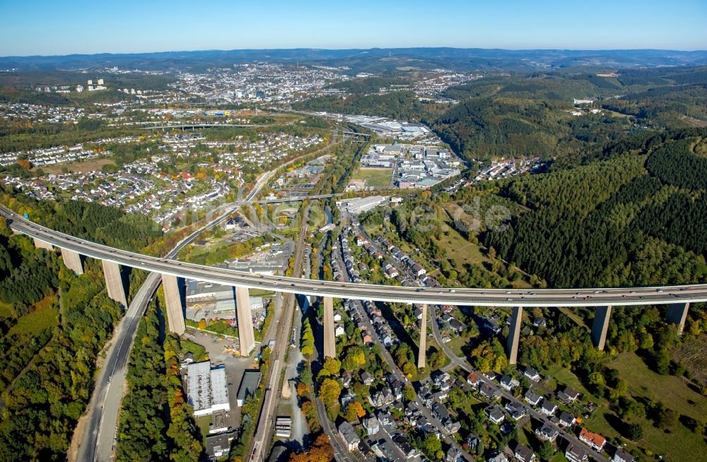 Luftaufnahme Siegen - Viadukt Autobahnbrücke der BAB A45 Siegtalbrücke in Siegen im Bundesland Nordrhein-Westfalen, Deutschland