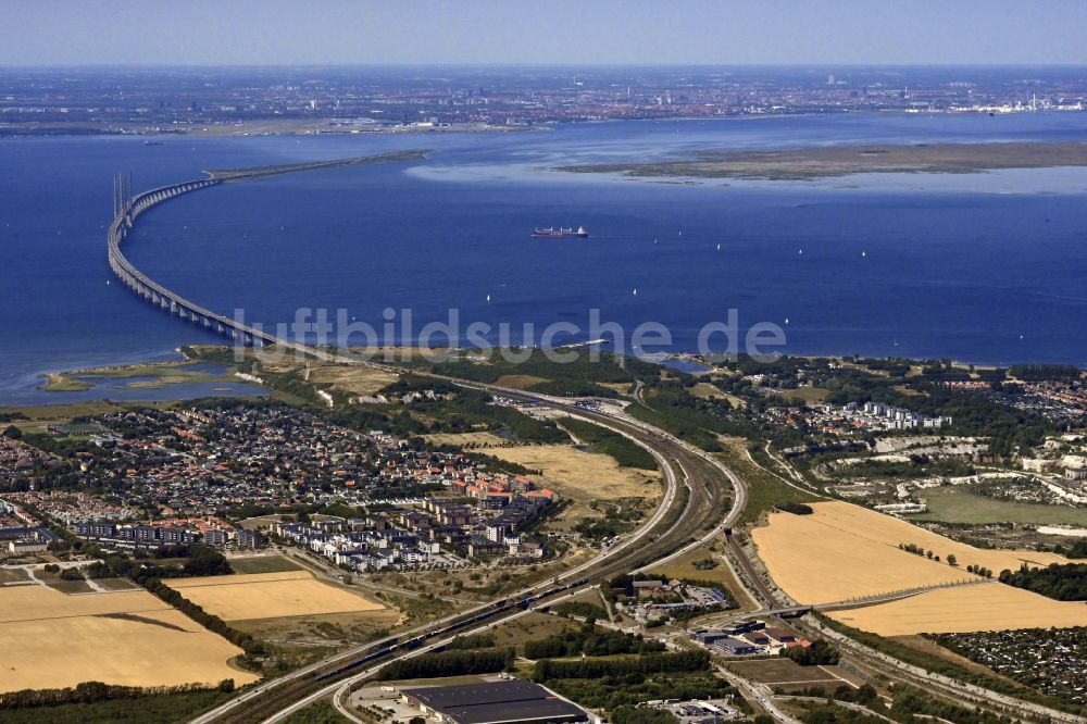 Luftaufnahme Malmö - Viadukt Autobahnbrücke der Öresundbrücke in Malmö in Skane län, Schweden