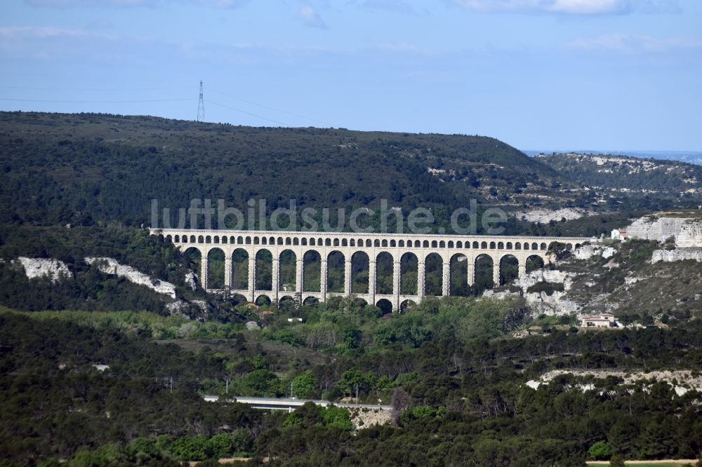 Aix-en-Provence aus der Vogelperspektive: Viadukt des Bahn- Brückenbauwerk in Aix-en-Provence in Provence-Alpes-Cote d'Azur, Frankreich