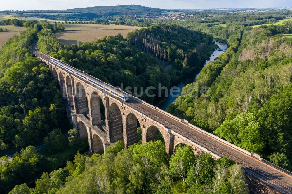 Göhren von oben - Viadukt des Bahn- Brückenbauwerk in Göhren im Bundesland Sachsen, Deutschland