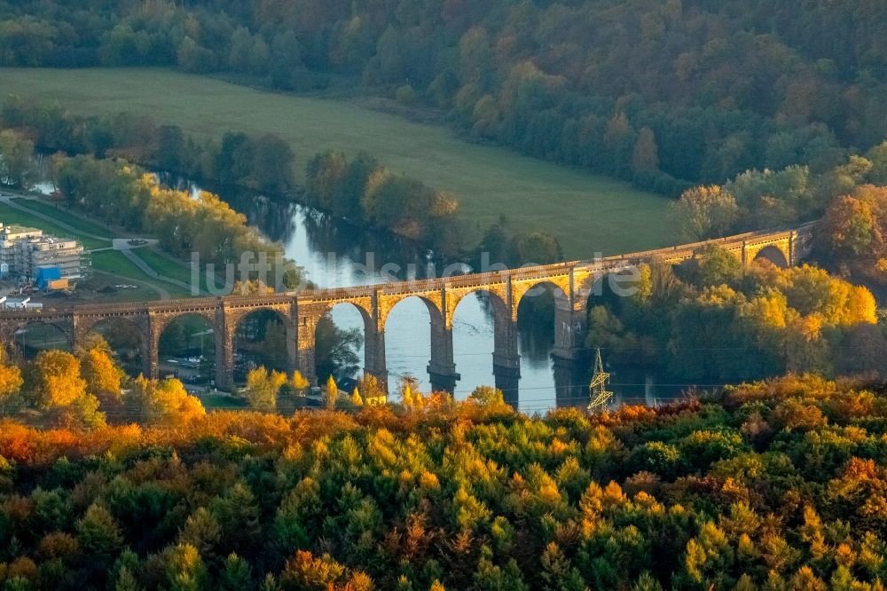 Hagen von oben - Viadukt des Bahn- Brückenbauwerk in Herdecke im Bundesland Nordrhein-Westfalen