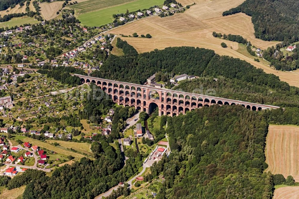 Netzschkau von oben - Viadukt des Bahn- Brückenbauwerk in Netzschkau im Bundesland Sachsen, Deutschland