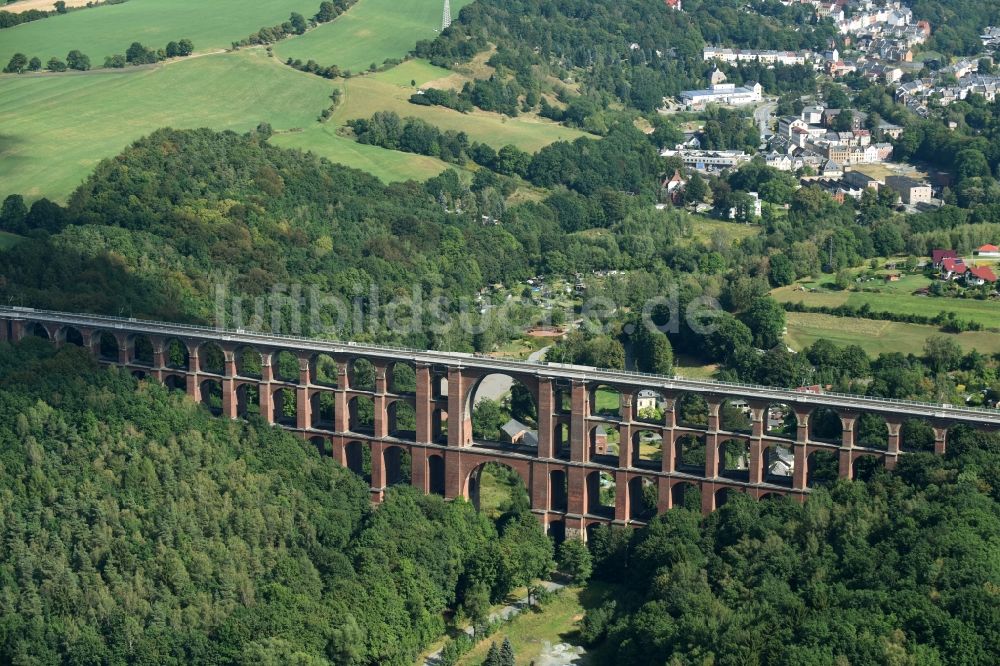 Netzschkau von oben - Viadukt des Bahn- Brückenbauwerk in Netzschkau im Bundesland Sachsen, Deutschland