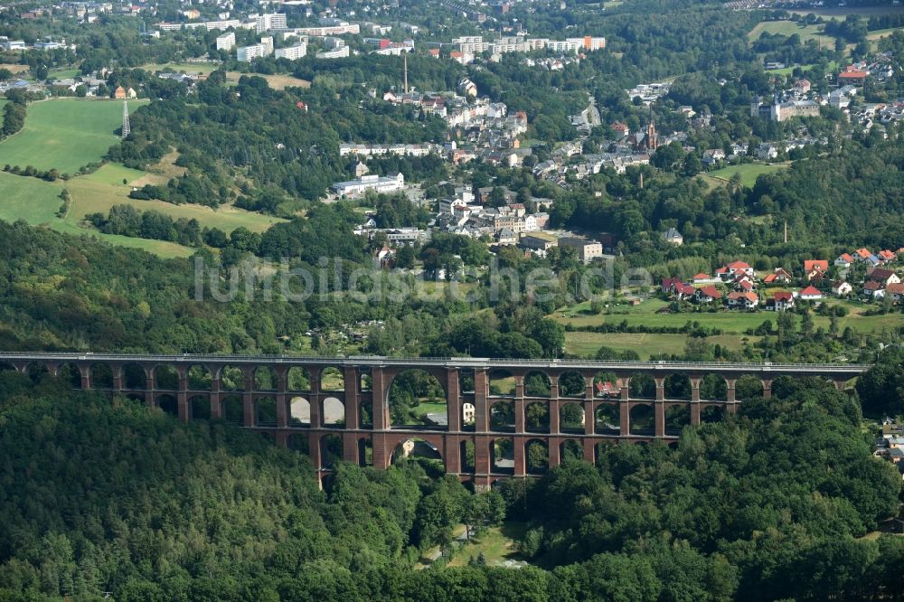 Netzschkau aus der Vogelperspektive: Viadukt des Bahn- Brückenbauwerk in Netzschkau im Bundesland Sachsen, Deutschland