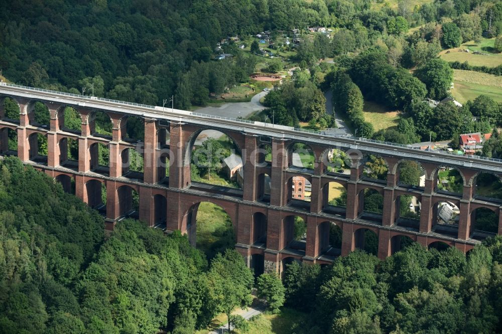 Netzschkau aus der Vogelperspektive: Viadukt des Bahn- Brückenbauwerk in Netzschkau im Bundesland Sachsen, Deutschland