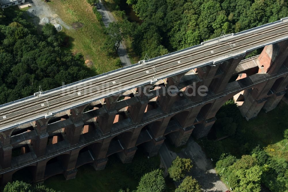 Netzschkau aus der Vogelperspektive: Viadukt des Bahn- Brückenbauwerk in Netzschkau im Bundesland Sachsen, Deutschland