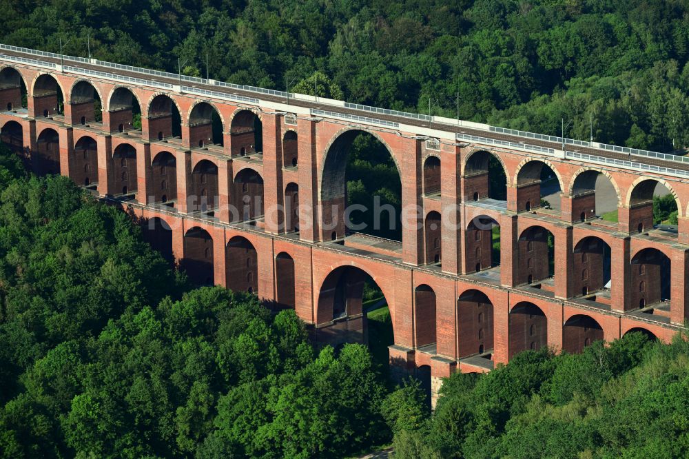 Netzschkau von oben - Viadukt des Bahn- Brückenbauwerk in Netzschkau im Bundesland Sachsen, Deutschland