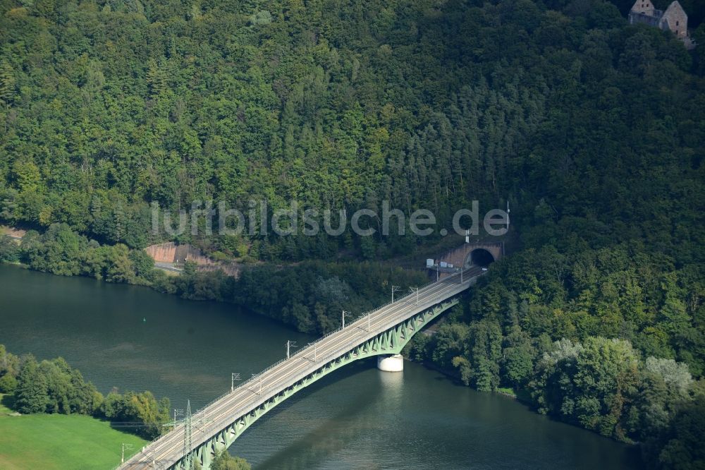 Luftaufnahme Neuendorf - Viadukt des Bahn- Brückenbauwerk in Neuendorf im Bundesland Bayern