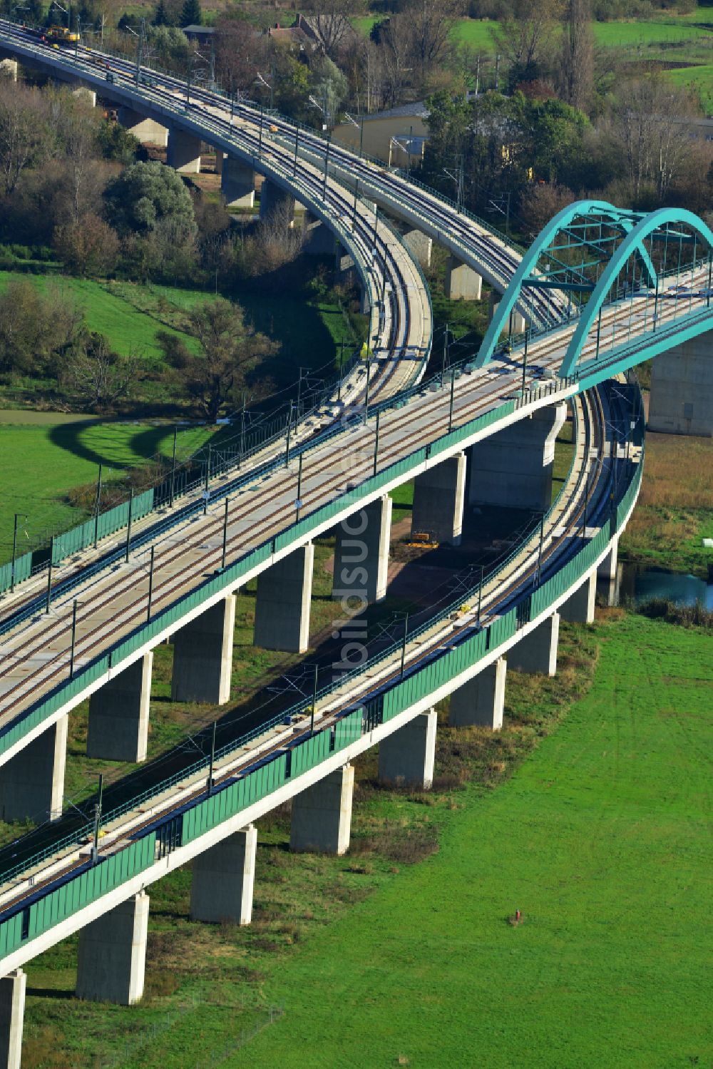 Luftbild Rattmannsdorf - Viadukt des Bahn- Brückenbauwerk in Rattmannsdorf im Bundesland Sachsen-Anhalt, Deutschland