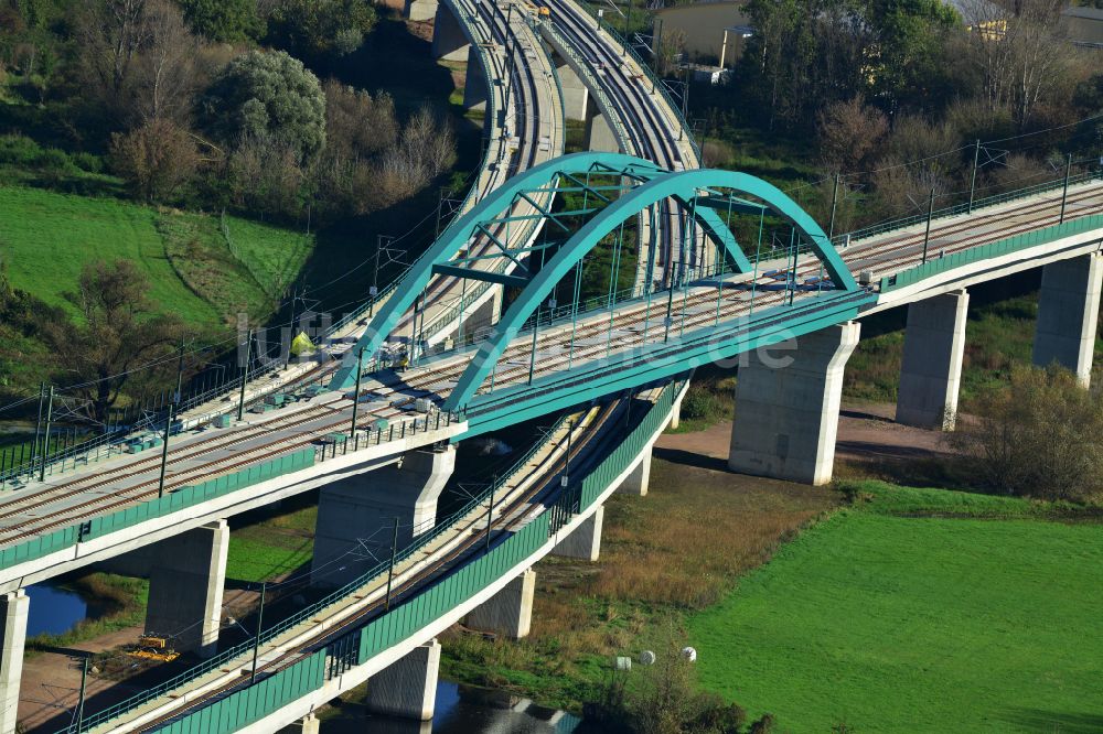 Rattmannsdorf aus der Vogelperspektive: Viadukt des Bahn- Brückenbauwerk in Rattmannsdorf im Bundesland Sachsen-Anhalt, Deutschland