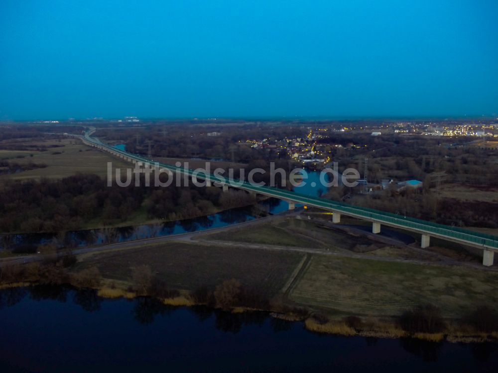 Luftaufnahme Rattmannsdorf - Viadukt des Bahn- Brückenbauwerk in Rattmannsdorf im Bundesland Sachsen-Anhalt, Deutschland