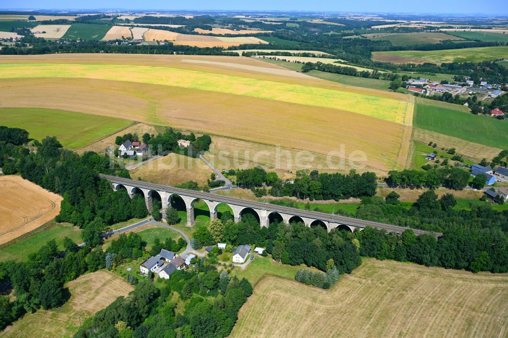 Oberschöna aus der Vogelperspektive: Viadukt des Bahn- Brückenbauwerk Wegefarther Viadukt in Oberschöna im Bundesland Sachsen, Deutschland