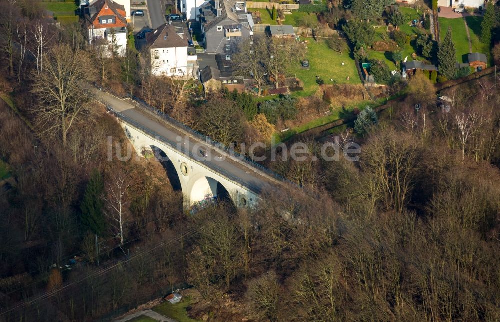 Witten von oben - Viadukt des Bahn- Brückenbauwerk in Witten im Bundesland Nordrhein-Westfalen