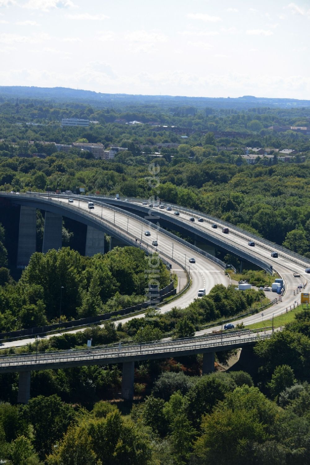 Kiel aus der Vogelperspektive: Viadukt der Schnellstraße der Bundesstraße B503 in Kiel im Bundesland Schleswig-Holstein