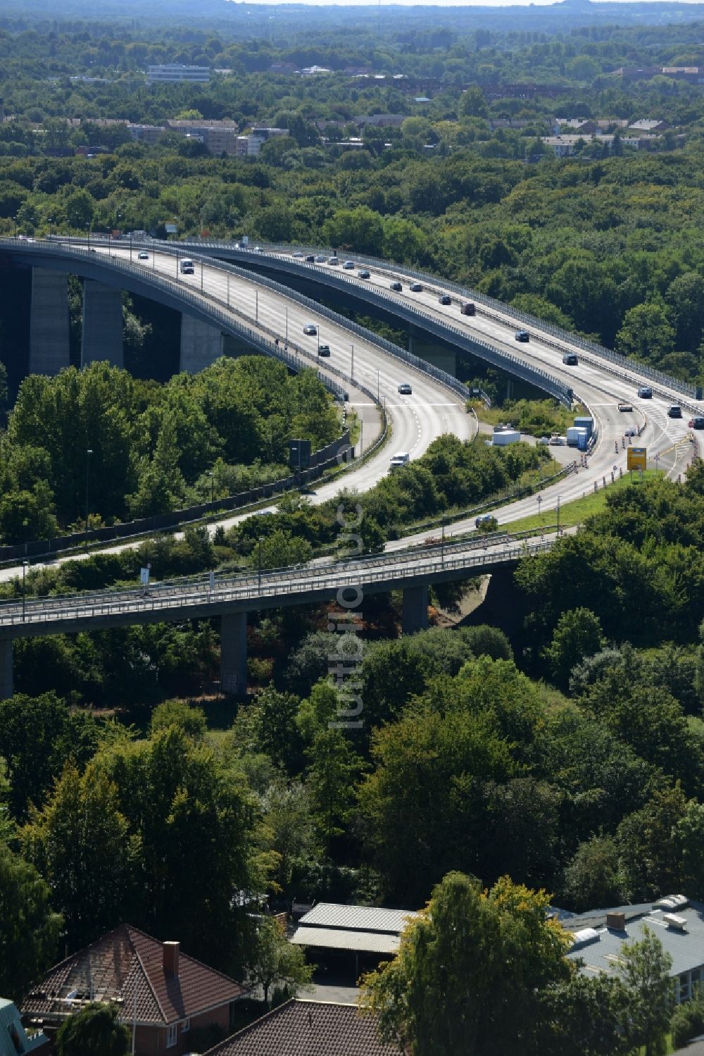 Luftbild Kiel - Viadukt der Schnellstraße der Bundesstraße B503 in Kiel im Bundesland Schleswig-Holstein