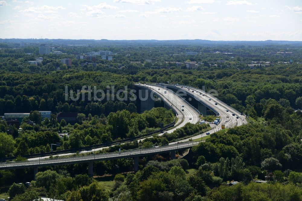 Luftaufnahme Kiel - Viadukt der Schnellstraße der Bundesstraße B503 in Kiel im Bundesland Schleswig-Holstein