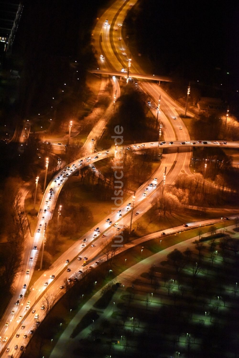 Luftbild München - Viadukt der Schnellstraße am Georg-Brauchle-Ring in München im Bundesland Bayern