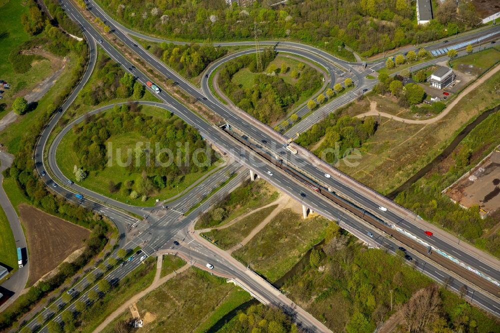 Dortmund von oben - Viadukt der Schnellstraße Mallinckrodtstraße in Dortmund im Bundesland Nordrhein-Westfalen