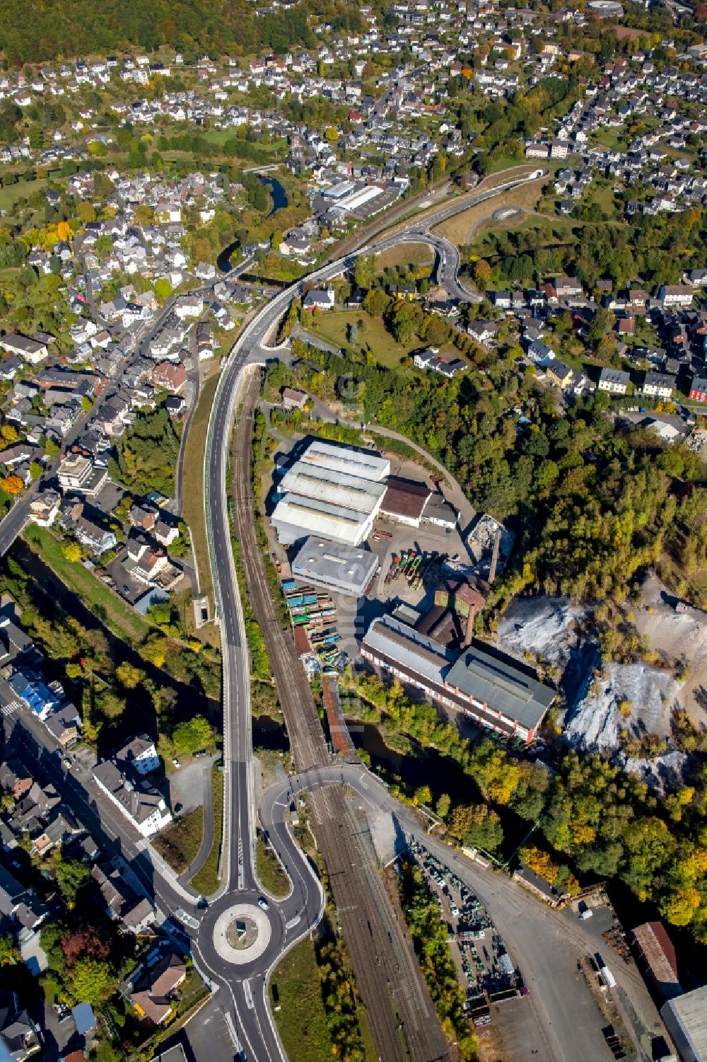 Niederschelden aus der Vogelperspektive: Viadukt der Schnellstraße B62 in Niederschelden im Bundesland Rheinland-Pfalz