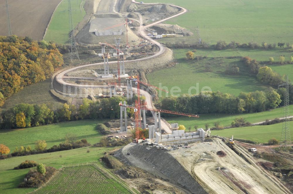 Ettenhausen aus der Vogelperspektive: Viaduktneubau bei Ettenhausen im Rahmen der BAB A 4 - Umfahrung Hörselberge in Thüringen bei Eisenach