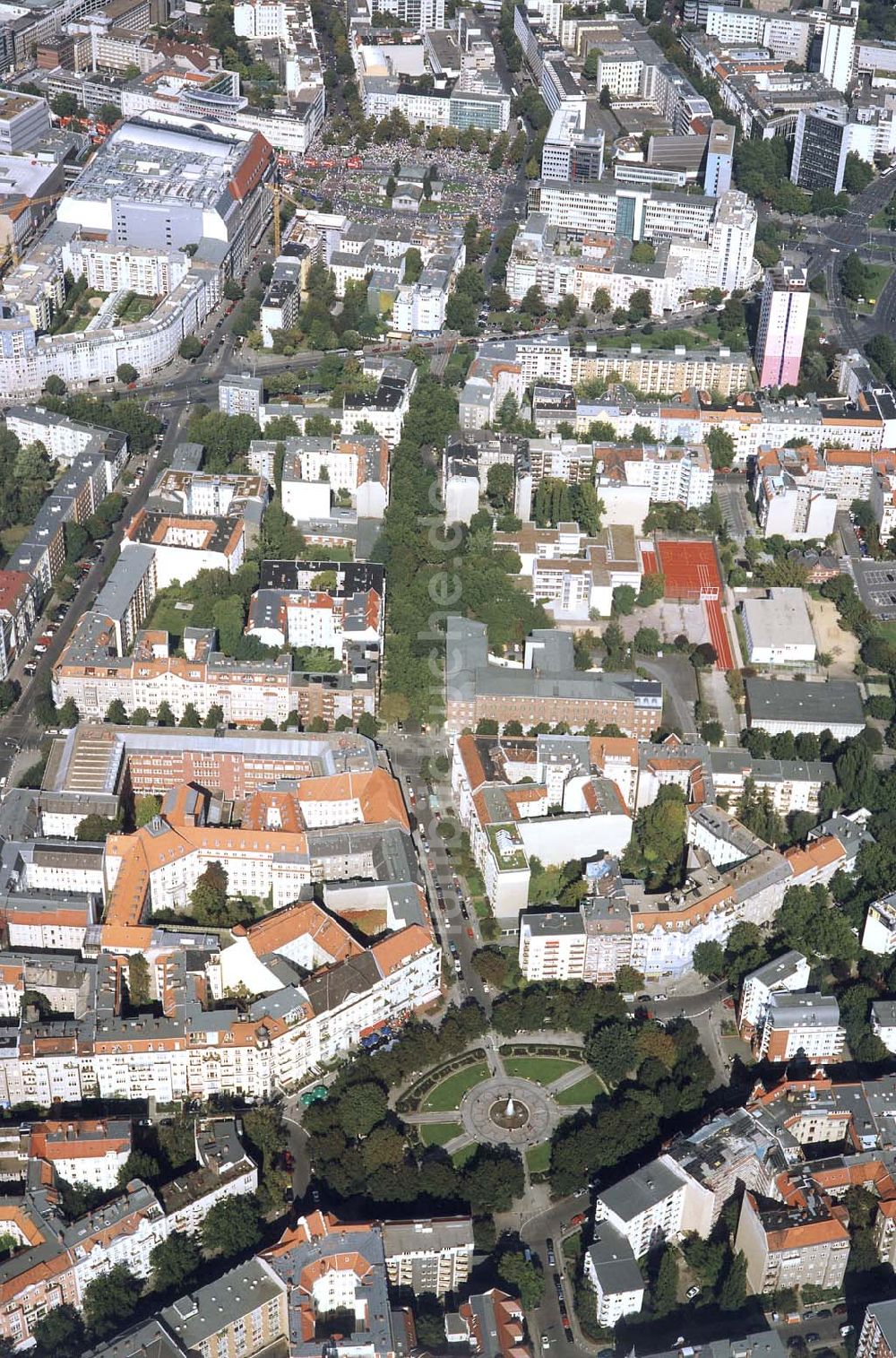 Berlin - Wilmersdorf aus der Vogelperspektive: Viktoria-Luise-Platz in Berlin-Wilmersdorf.