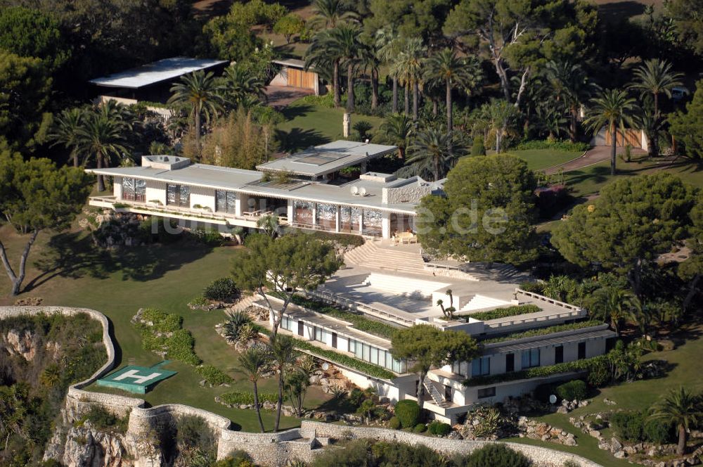 Roquebrune-Cap-Martin aus der Vogelperspektive: Villa an der Avenue Douine im Stadtteil Cap-Martin in Roquebrune-Cap-Martin