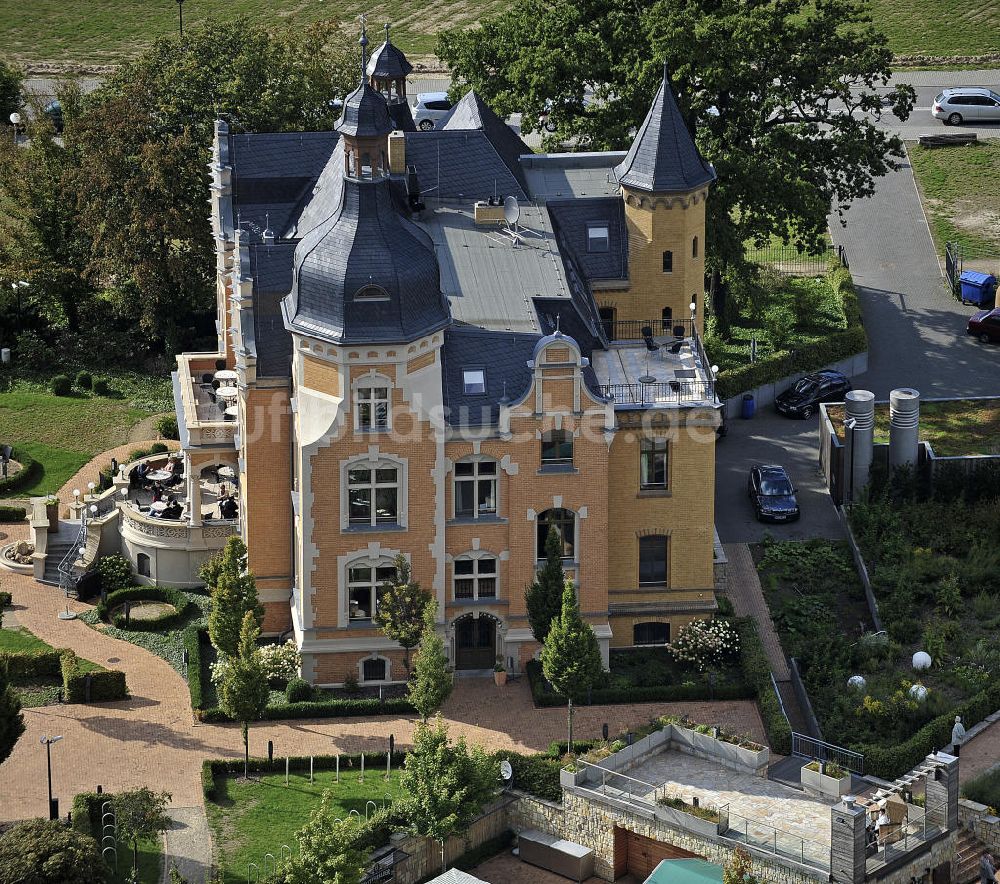 Bitterfeld von oben - Villa am Bernsteinsee Bitterfeld