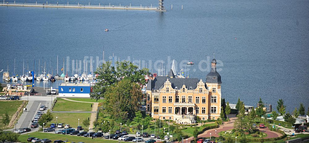 Bitterfeld von oben - Villa am Bernsteinsee Bitterfeld